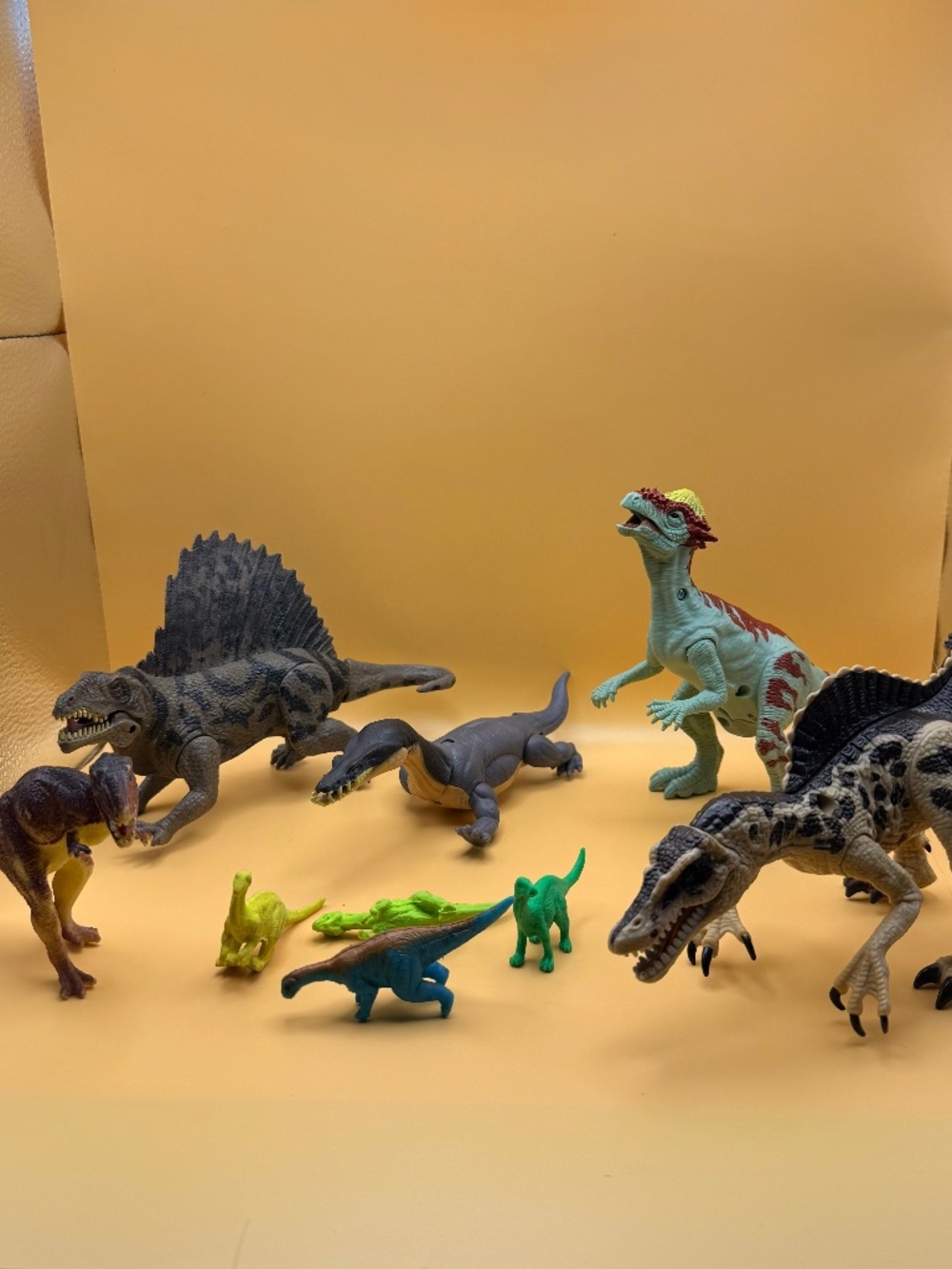 Mixed Dinosaur Toy Figure Lot of 9 Spinosaurus Velociraptor Mini Dinosaurs